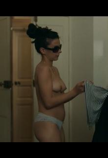 Delia Sepulcre-Nativi topless in Une vie violente Delia Sepulcre-Nativi topless in Une vie violente