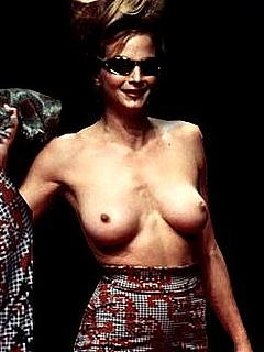 Rachel Williams nude tits