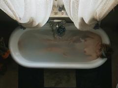 Italian actress Camilla Filippi nude in a bathtube at La stanza