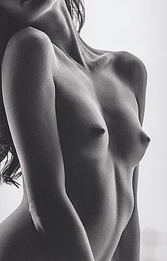 Sara Sampaio nude tits