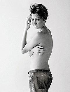 Shailene Woodley braless