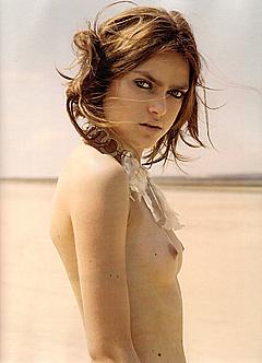 Sophie Vlaming nude tits