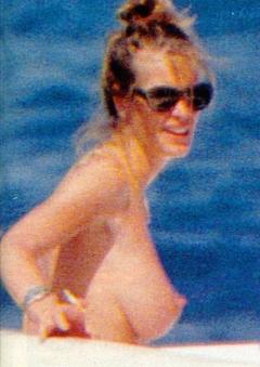 Elle Macpherson topless paparazzi image
