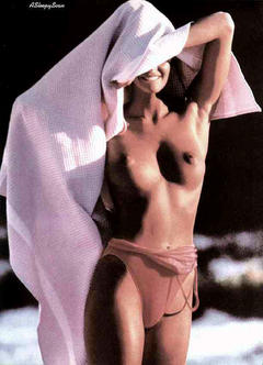 Young Elle Macpherson nude tits