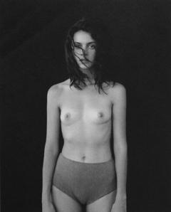 Zhoe Trotter posing topless
