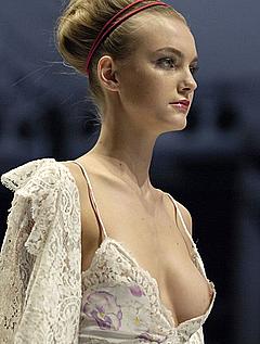 Caroline Trentini Tight 79