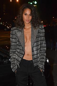 Cindy Bruna braless