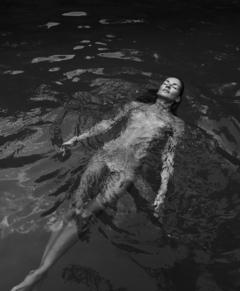 Elen Dali nude in a water