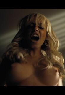 Sydney Sweeney topless at Euphoria s3e7