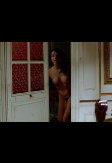 Juliette Binoche nude at Disengagement