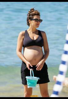 Amelia Brace - enjoys a day at Balmoral Beach - September 20, 2026
