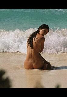 Kendall Jenner nude on a beach for Cameron Hammond photoshoot - November 2025