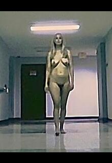 Jennifer Lawrence full frontal nude at Die My Love