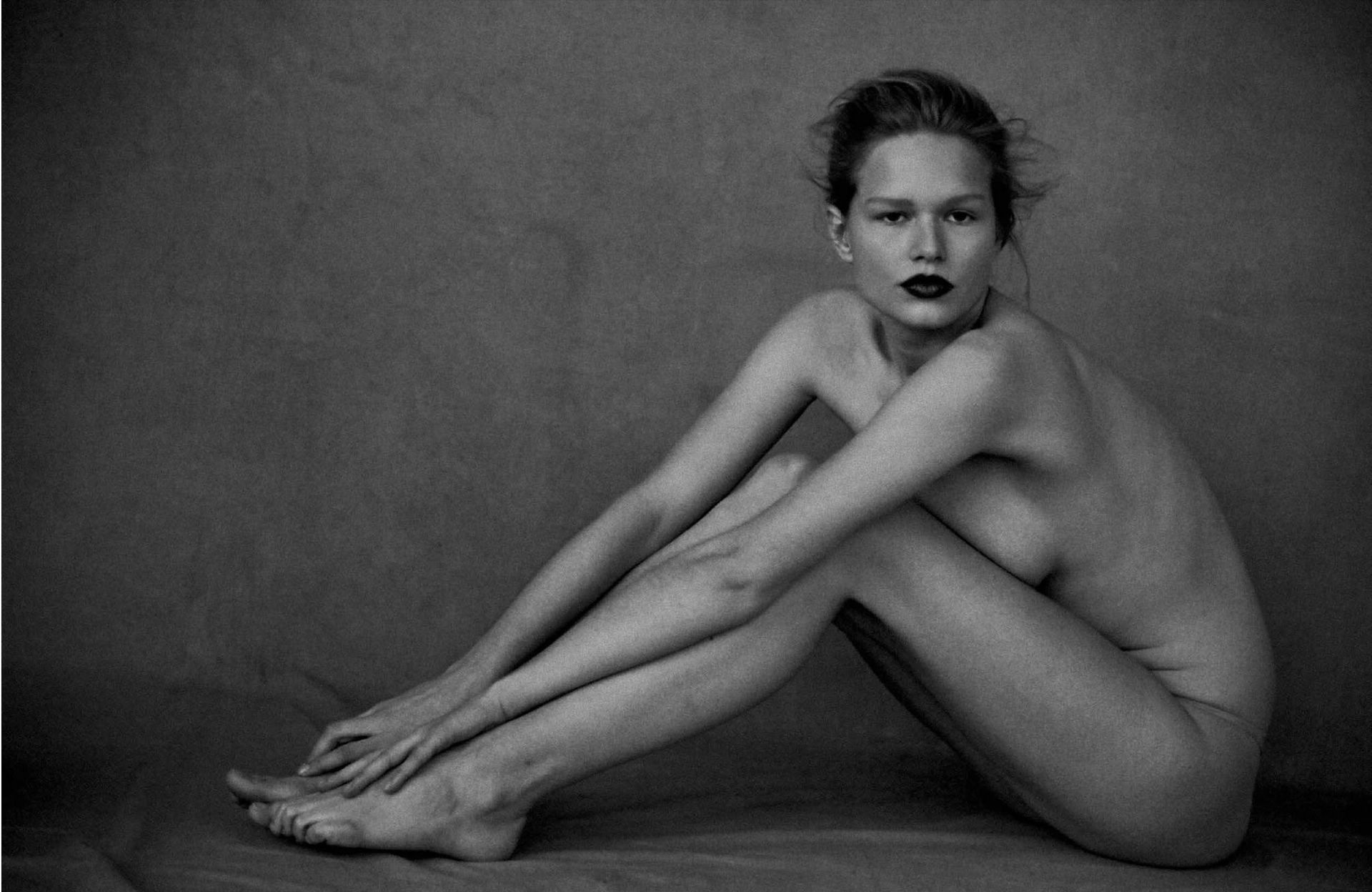 Anna Ewers naked.