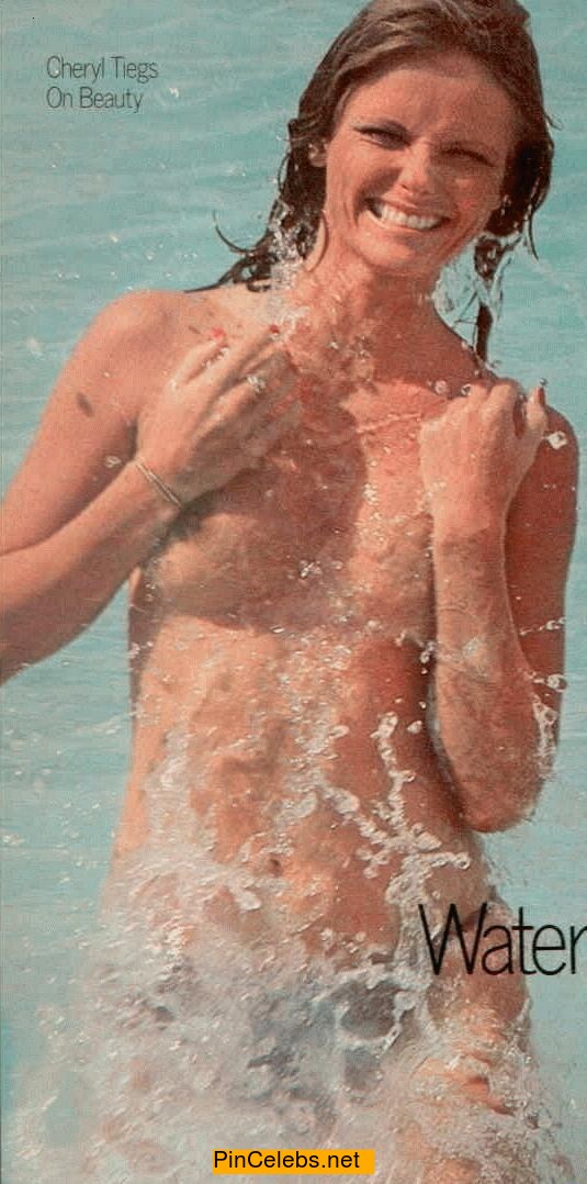 Cheryl Tiegs topless paparazzi image. 