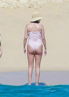 Selena Gomez in swimsuit on vacation in Mexico - February 21, 2026
