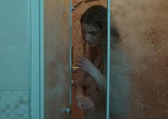 German actress Rike Schmid naked at Blackout - Vite sospese