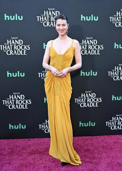 Mary Elizabeth Winstead attends The Hand That Rocks the Cradle special screening, Burbank - October 2025