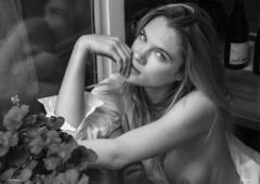 Eva Biechy nude boob