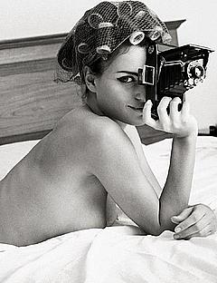 Catrinel Menghia braless