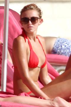 Paulina Gretzky in red bikini