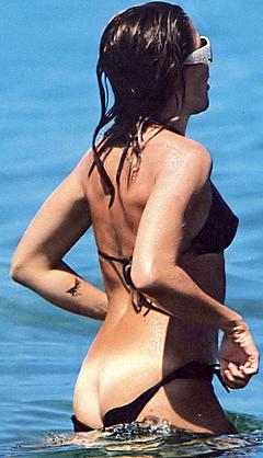 Claudia Gerini nude ass