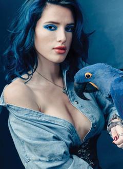 Bella Thorne sexy for magazine