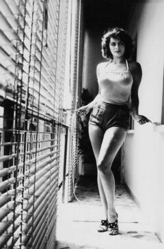 Sophia Loren - Early photoshooting SW