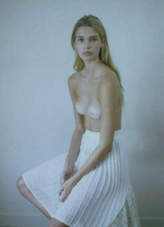 Noel Berry posing topless