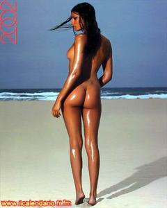 Barbara Chiappini nude ass on a beach