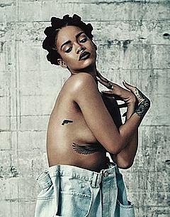 Rihanna braless