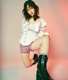 Suzanna Son sexy for Wonderland Magazine - December 2021