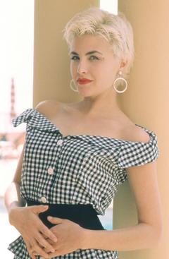 Blonde Sherilyn Fenn