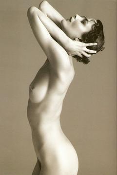 Shalom Harlow naked black-&-white image