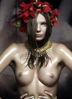 Eniko Mihalik topless photo