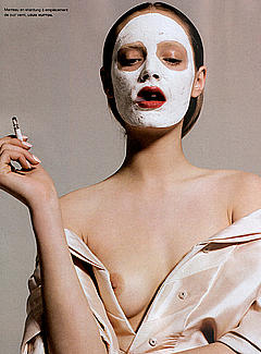 Leah De Wavrin nude tit