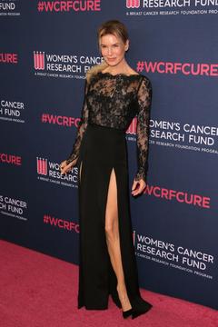 Renee Zellweger at The Women's cancer research fund in Beverly Hills