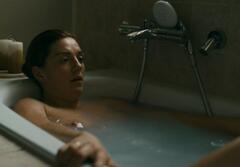 Lisa Riesner naked in the bathtub at Moder