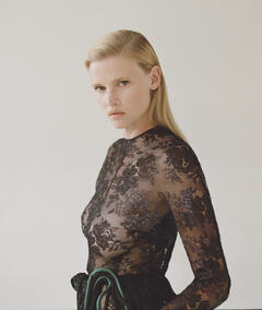 Lara Stone see through to boobs