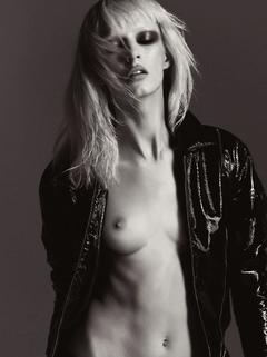Blonde Daria Strokous nude tit