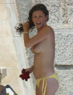 Anna Friel topless paparazzi image