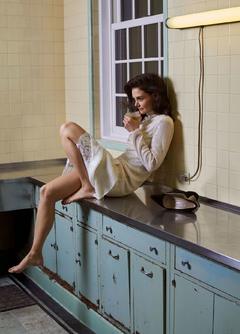 Katie Holmes sexy legs in InStyle magazine - April 2020