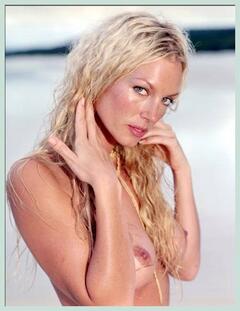 Annalise Braakensiek posing topless