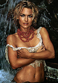 Kelly Carlson wet