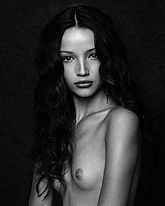 Renata Maciel topless