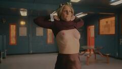 Helen Hunt exposed her nude tits at Blindspotting