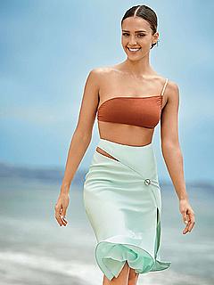 Jessica Alba sexy in SELF October 2015