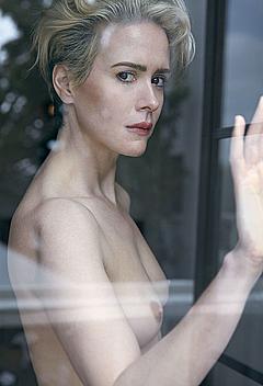 Sarah Paulson nude tits