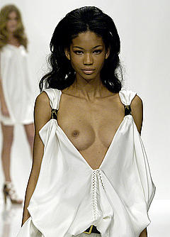 Chanel iman nipple slip