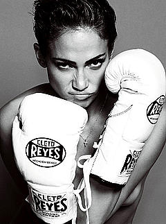 Jennifer Lopez as braless boxer